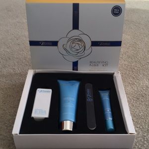 Dead Sea Premier Beautifying Nail Kit